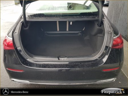 2024 Mercedes-Benz E Class E 220 D MHEV Avantgarde Plus €68,950 thumbnail