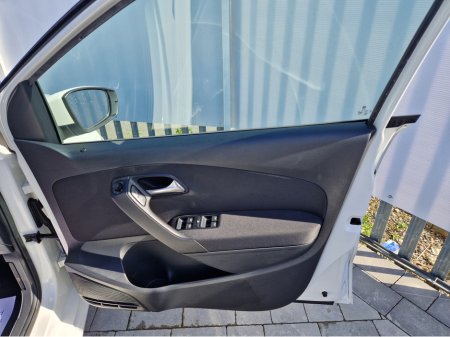 2013 Volkswagen Polo - thumbnail 14