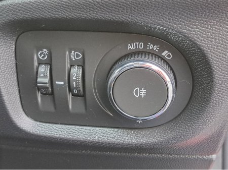 2022 Opel Corsa SC 1.2 75BHP **LED HEADLIGHTS** €16,500 thumbnail