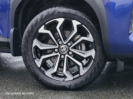 2023 Toyota Yaris CR CROSS LUNA SPORT 4DR AUTO €27,945 thumbnail