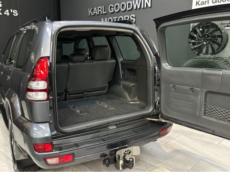 2004 Toyota Landcruiser - thumbnail 10