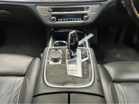 2017 BMW 7 Series - thumbnail 24