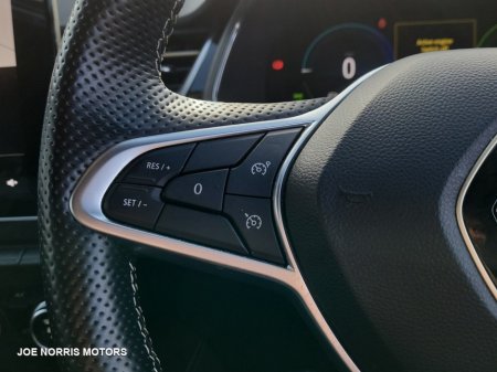 2023 Renault Captur E-TECH ENGINEERED 1.6i HRV AUTO 145HP €27,950 thumbnail