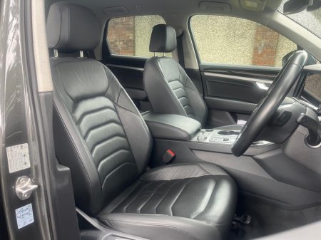 2019 Volkswagen Touareg 3.0 TDI 4M 231HP 5DR AU AUTO €35,950 thumbnail