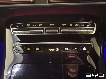 2024 Mercedes-Benz EQC EQC 400 4M AMG Line €48,975 thumbnail