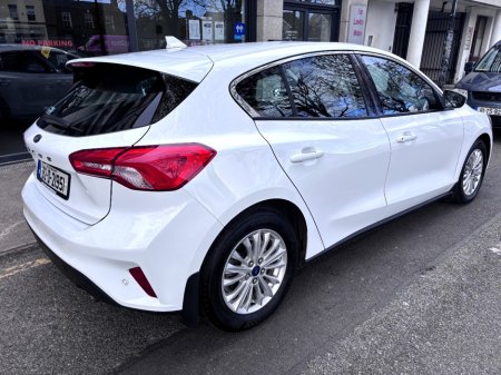 2019 Ford Focus - view 2