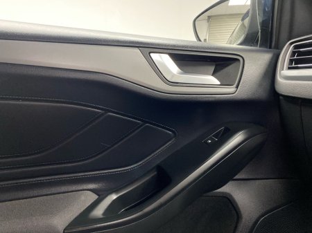 2023 Ford Focus ST-Line 1.0L EcoBoost 125PS €23,995 thumbnail