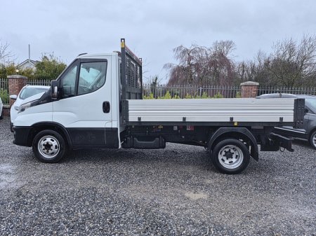 2021 Iveco Daily T35-140  Tipper with 3 seats in front and flashing beacon lights, only 39,000 miles. thumbnail