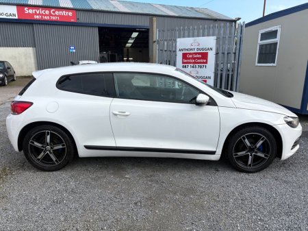 2013 Volkswagen Scirocco - thumbnail 2