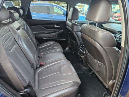 2019 Hyundai Santa Fe 4WD Executive Plus 5DR €27,990 thumbnail
