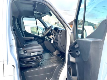 2023 Renault Master MM35 BUSINESS+ 2.3 BLUE DCI 135BHP MWB €18,000 thumbnail