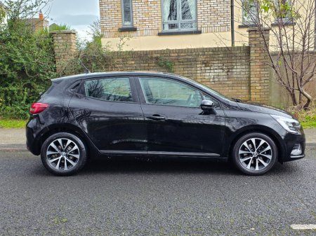 2023 Renault Clio Equilibre TCE 90 CVT Dfull MY2 €18,950 thumbnail