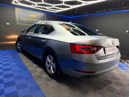 2016 Skoda Superb - thumbnail 8