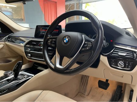 2017 BMW 5 Series - thumbnail 8