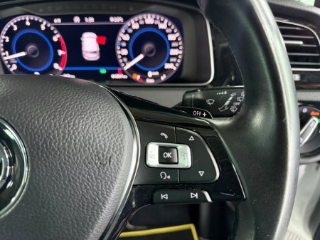 2018 Volkswagen Golf 1.4 TSI 3DR 150HP Highline €19,499 thumbnail