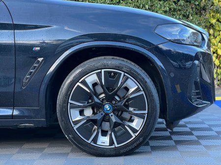 2023 BMW iX3 M-SPORT // OPENING PAN ROOF // 360 PARKING CAMERAS // DIGITAL CLUSTER €37,950 thumbnail