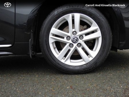 2023 Toyota Corolla Hybrid Luna HB €26,950 thumbnail