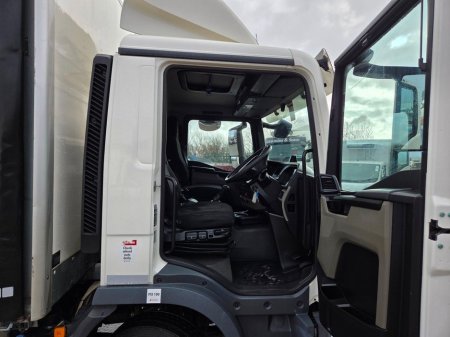 2025 MAN TGL 8.190 Curtain Side thumbnail