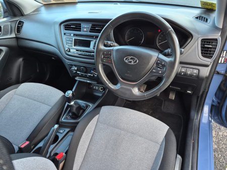 2017 Hyundai i20 1.2 Deluxe €7,999 thumbnail