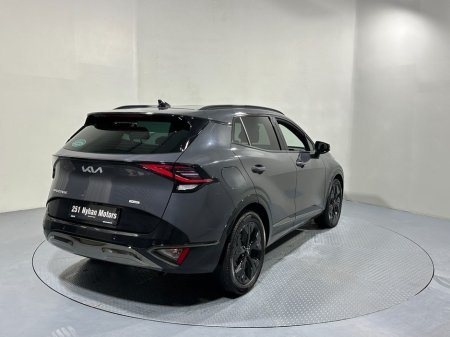 2025 Kia Sportage Plug-in Hybrid 4x4 €44,800 thumbnail