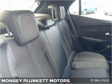 2023 Peugeot 2008 - thumbnail 13