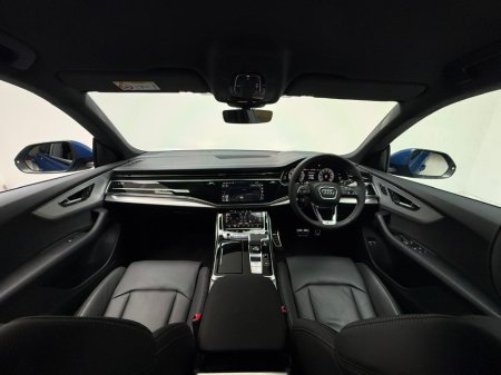 2025 Audi Q8 55 TFSI E S LINE 394HP QUATTRO €94,990 thumbnail