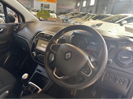 2021 Renault Captur - thumbnail 17