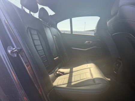 2021 BMW 3 Series - thumbnail 14