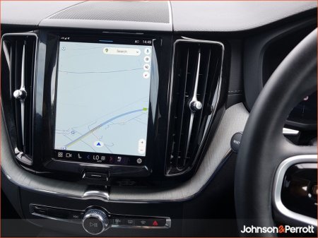 2025 Volvo XC60 T6 350 bhp AWD PHEV Ultra Bright (Three Year Volvo Warranty + Two Year Volvo Service Plan) €69,900 thumbnail