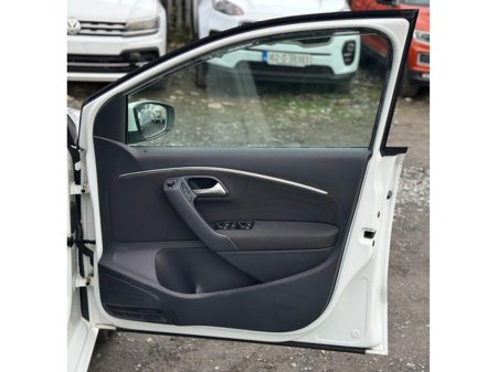 2017 Volkswagen Polo TSI Bluemotion 1.2LPetrol Automatic (8085) €12,995 thumbnail