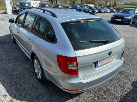 2013 Skoda Superb - thumbnail 3