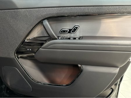 2023 Land Rover Range Rover Sport P440e Dynamic SE thumbnail