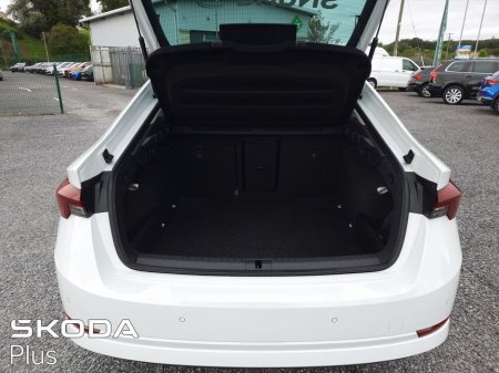 2025 Skoda Octavia AMBITION 1.0TSI 110HP €32,900 thumbnail