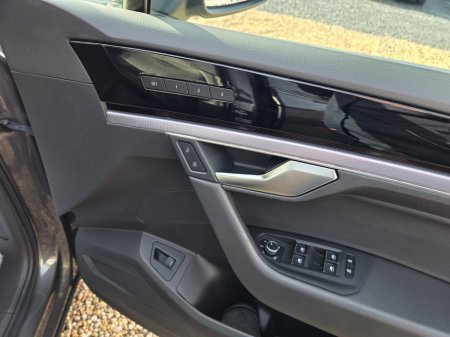 2020 Volkswagen Touareg 3.0TDI 286HP V6 4M DSG Design €39,950 thumbnail