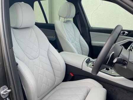 2025 BMW X5 xDrive50e M Sport €104,950 thumbnail