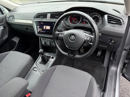 2020 Volkswagen Tiguan 2.0 TDI 150HP Comfortline €27,900 thumbnail