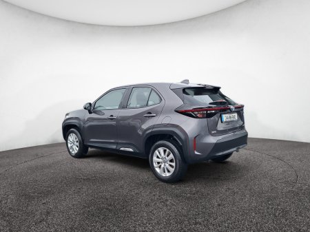 2024 Toyota Yaris Cross - thumbnail 4