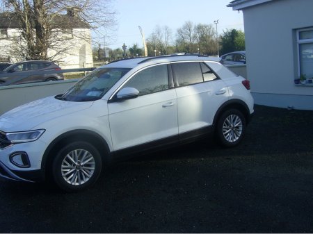 2023 Volkswagen T-Roc LIFE 2.0 TDI MANUAL 6SPEED FWD 1 116HP 5 €29,250