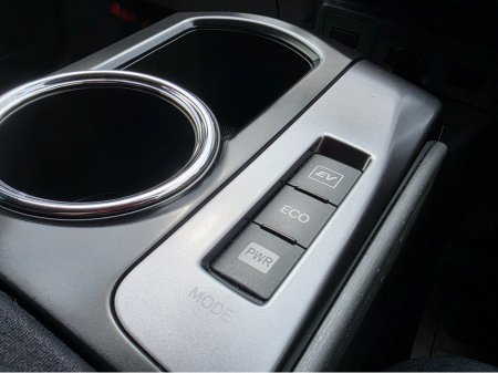 2014 Toyota Prius Alpha - thumbnail 7