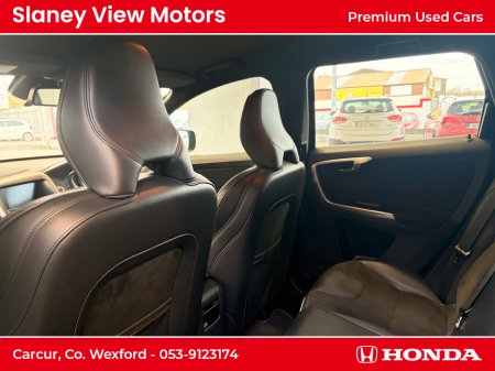 2017 Volvo XC60 - thumbnail 5