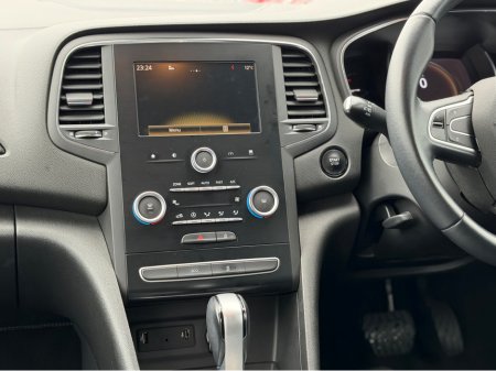 2018 Renault Megane - thumbnail 21