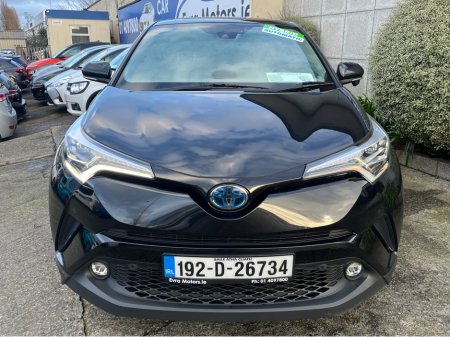 2019 Toyota C-HR SOL HYBRID AUTOMATIC 1.8 PETROL //HALF LEATHER HEATED SEATS//ADAPTIVE CRUISE CONTROL//REVERSE CAMERA//KEYLESS ENTRY// €19,950