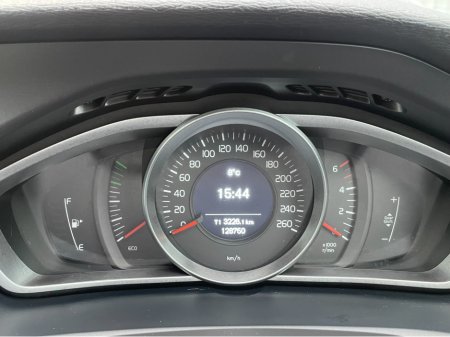 2014 Volvo V40 D2 SE 5DR €8,250 thumbnail