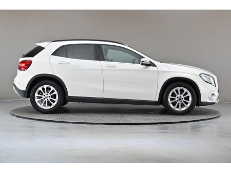 2017 Mercedes-Benz GLA Class GLA 180 *HALF LEATHER*REVERSE CAM*PARK SENSORS* €20,490 thumbnail