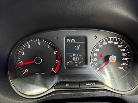 2010 Volkswagen Polo - thumbnail 14