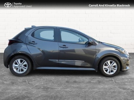 2023 Toyota Yaris - thumbnail 3