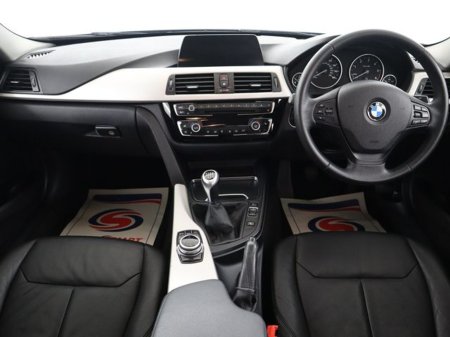 2017 BMW 3 Series - thumbnail 14