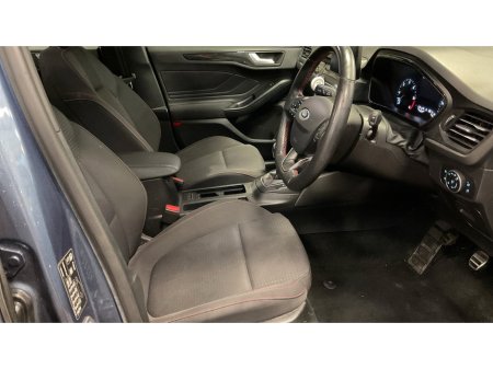 2019 Ford Focus - thumbnail 7