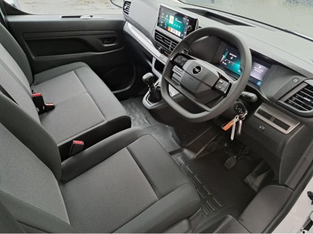 2026 Opel Vivaro KOMFORT L2H1 1.5TD 120BHP thumbnail