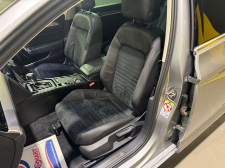 2019 Volkswagen Passat - thumbnail 10